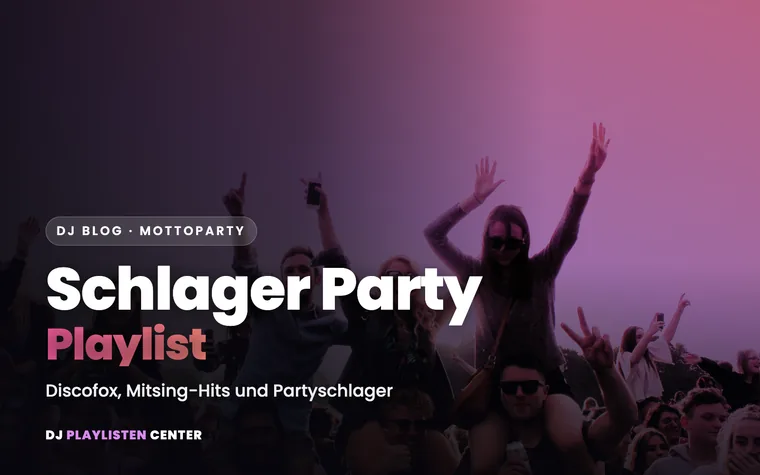 Feiernde Menschen mit erhobenen Armen auf einer Schlager Party